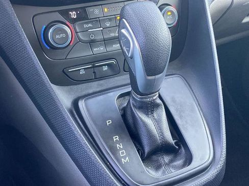 Used 2022 Ford Transit Connect XLT image 12