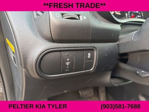 Used 2017 Kia Forte LX image 16