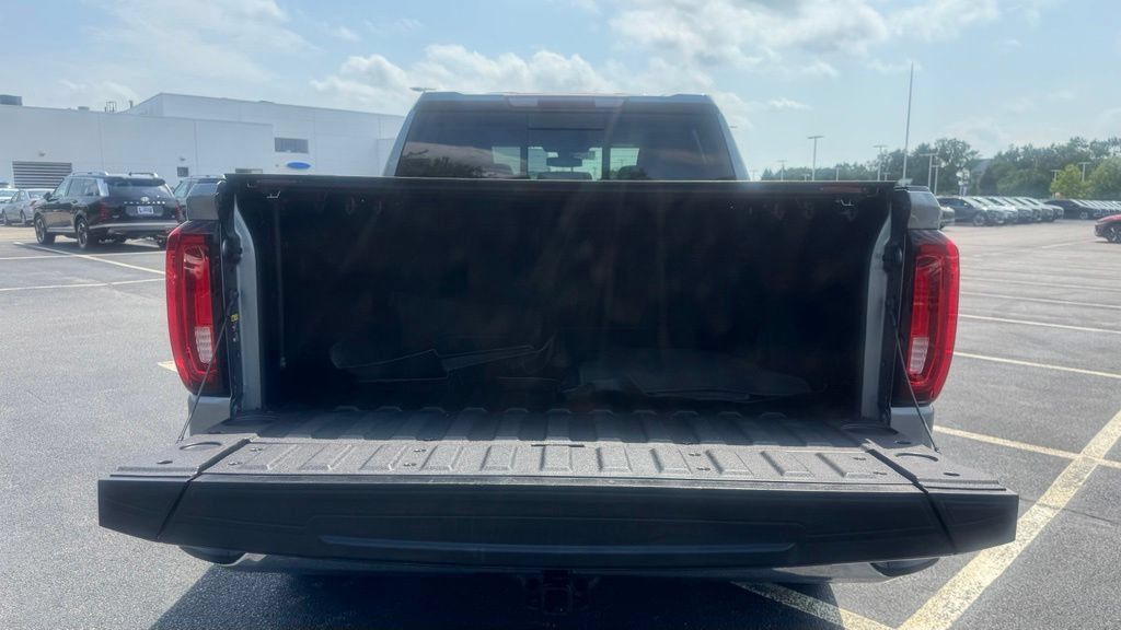 Used 2020 GMC Sierra 1500 SLT w/ SLT Premium Plus Package AWD/4WD image 9