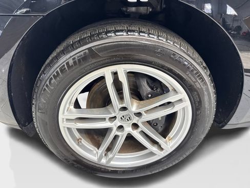 Used 2024 Porsche Macan AWD/4WD image 86