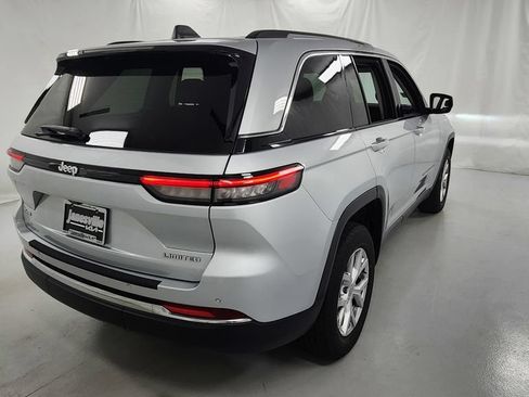 Used 2022 Jeep Grand Cherokee Limited AWD/4WD image 3