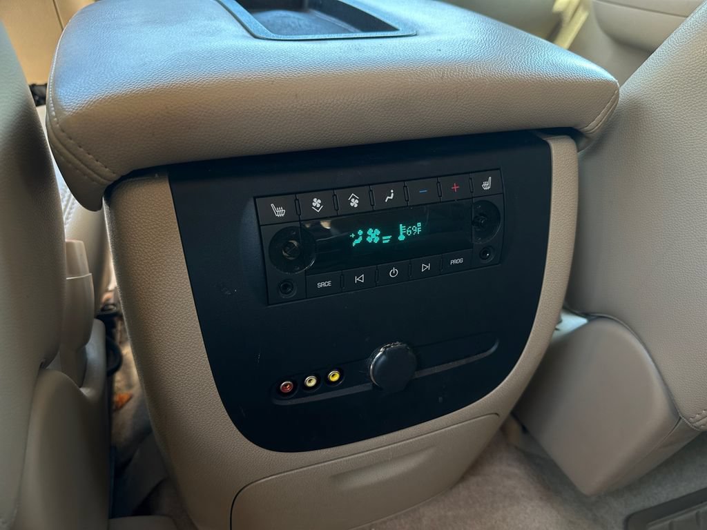 Used 2007 Chevrolet Tahoe LTZ w/ LTZ Preferred Equipment Group RWD image 22