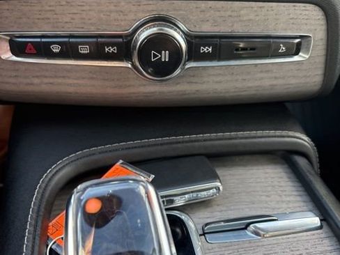 Used 2021 Volvo XC90 T8 Inscription w/ Protection Package Premier image 20