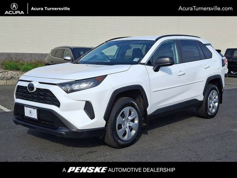 Used 2021 Toyota RAV4 LE AWD/4WD image 1