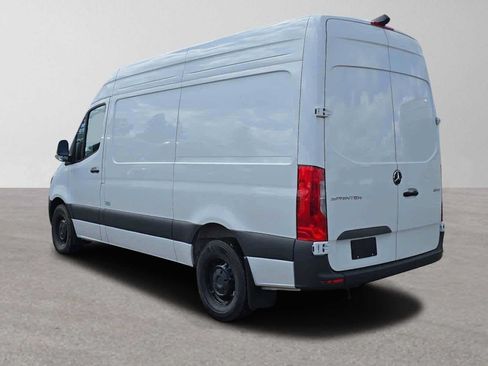 Used 2025 Mercedes-Benz Sprinter 2500 image 5