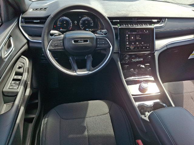 New 2026 Jeep Grand Cherokee Laredo w/ MOPAR Finishing Package AWD/4WD image 10