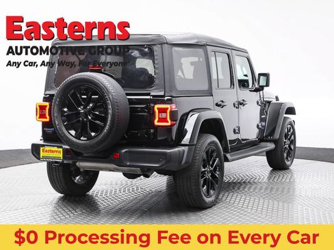 Used 2021 Jeep Wrangler Unlimited Sahara w/ Cold Weather Group AWD/4WD image 5