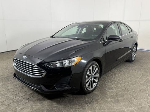 Used 2020 Ford Fusion SE AWD/4WD image 3