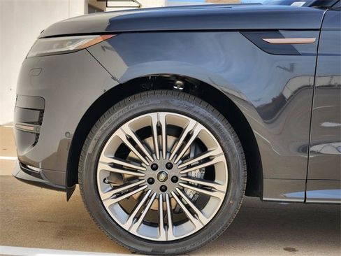 New 2025 Land Rover Range Rover Sport Dynamic SE image 6