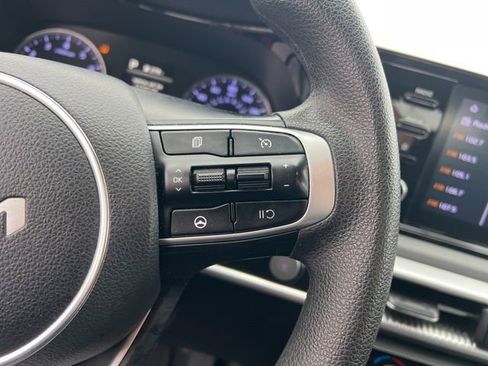 Used 2022 Kia K5 LXS image 16