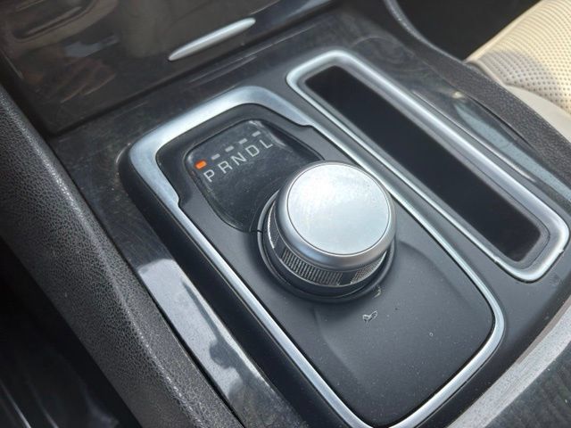 Used 2018 Chrysler 300 Limited AWD/4WD image 15