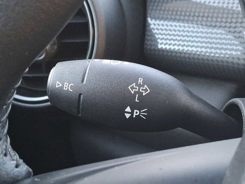 Used 2015 MINI Cooper 4-Door Hardtop image 25