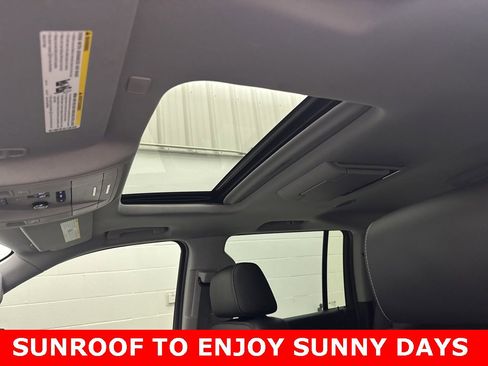 Used 2020 GMC Yukon XL SLT image 5