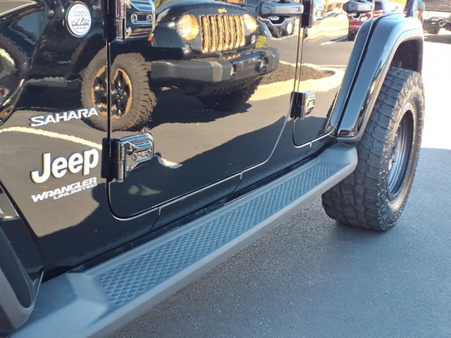 Used 2018 Jeep Wrangler Unlimited Sahara AWD/4WD image 33