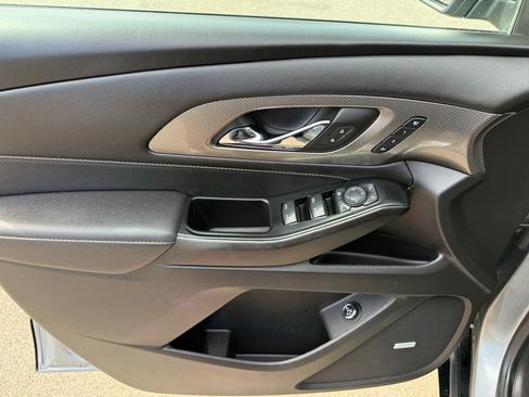 Used 2023 Chevrolet Traverse Premier w/ Redline Edition image 30