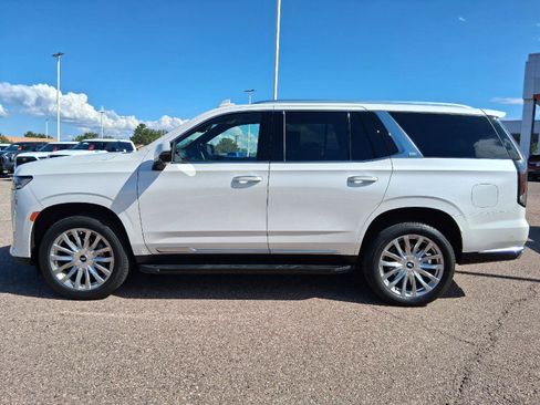 Used 2023 Cadillac Escalade Premium Luxury AWD/4WD image 3