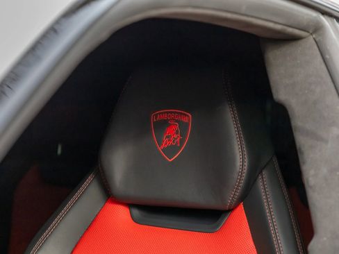 Used 2022 Lamborghini Urus image 36