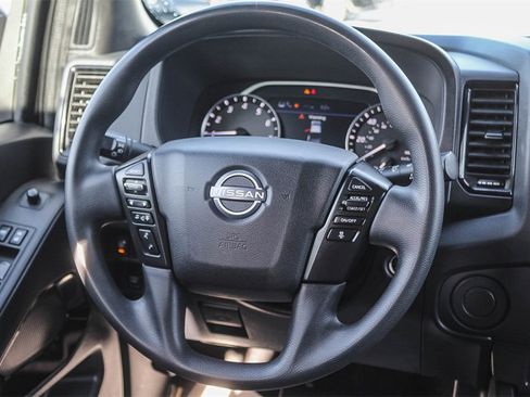 Used 2023 Nissan Frontier SV w/ Midnight Edition Package image 15