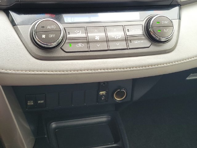 Used 2013 Toyota RAV4 XLE AWD/4WD image 25