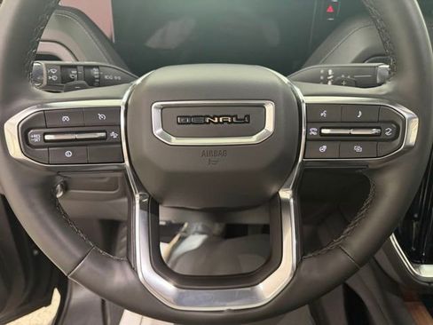 Used 2025 GMC Yukon Denali AWD/4WD image 17