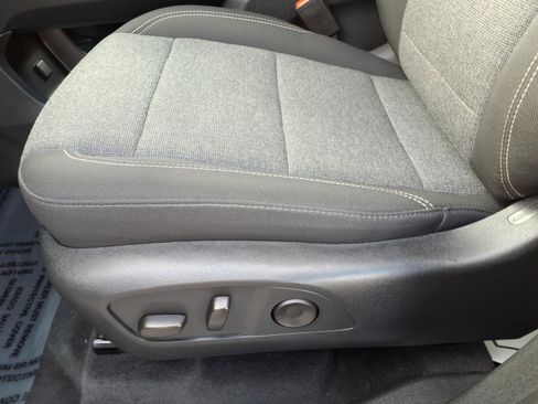Used 2025 GMC Acadia Elevation AWD/4WD image 16