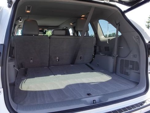 Used 2017 Toyota Highlander Limited Platinum AWD/4WD image 28