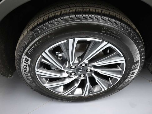 Used 2026 Lincoln Aviator AWD image 12