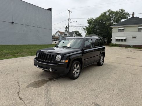 Used 2017 Jeep Patriot High Altitude AWD/4WD image 3