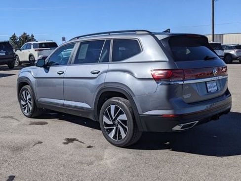 Used 2024 Volkswagen Atlas SE image 8