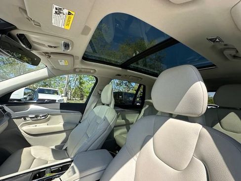 Used 2021 Volvo XC90 T5 Momentum w/ Protection Package AWD/4WD image 26