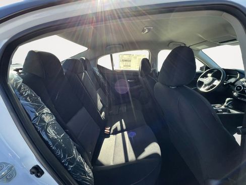 Certified 2025 Nissan Sentra SR image 34