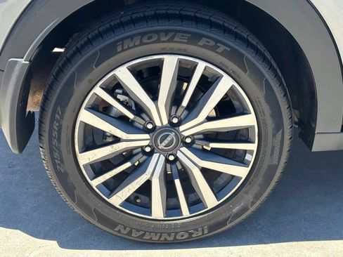 Used 2023 Nissan Kicks SV FWD image 7