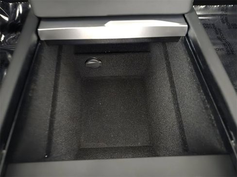 Used 2025 Tesla Model 3 Long Range image 21