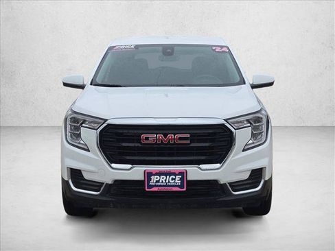 Used 2024 GMC Terrain SLE FWD image 2