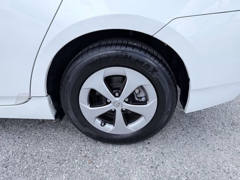 Used 2014 Toyota Prius Two FWD image 9