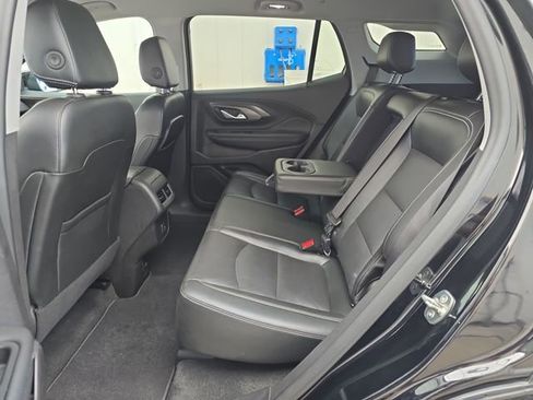 Used 2024 GMC Terrain SLT image 23