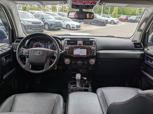 Used 2018 Toyota 4Runner TRD Off-Road Premium AWD/4WD image 25