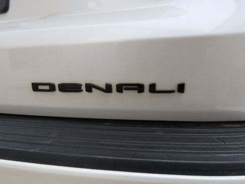 Used 2021 GMC Yukon XL Denali w/ Denali Ultimate Package image 19