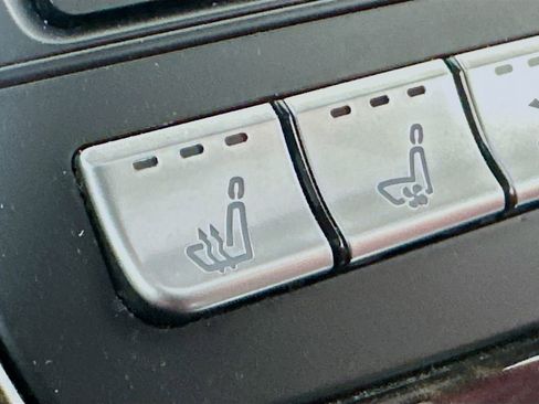 Used 2018 Mercedes-Benz SL 550 image 22