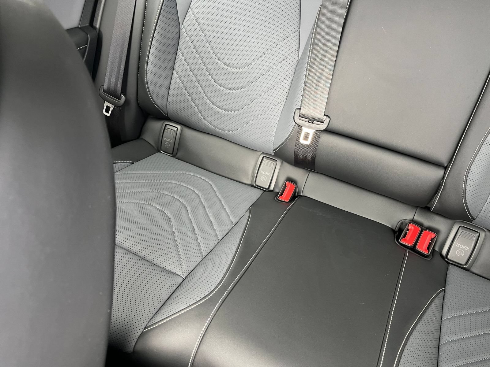 Used 2026 Volkswagen Tiguan SE AWD/4WD image 40