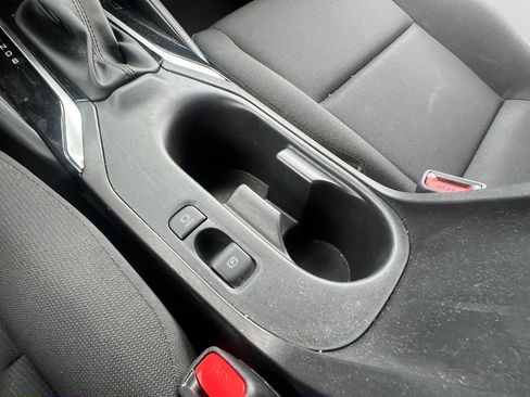 Used 2025 Toyota Corolla LE FWD image 19