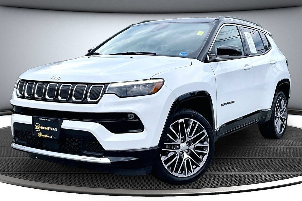 Used 2022 Jeep Compass Limited w/ Elite Group AWD/4WD image 3