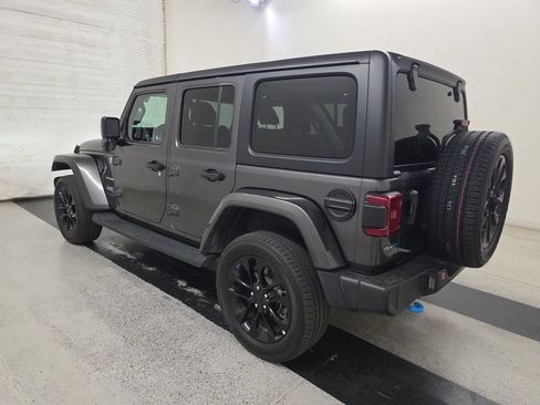 Used 2022 Jeep Wrangler Unlimited Sahara AWD/4WD image 4