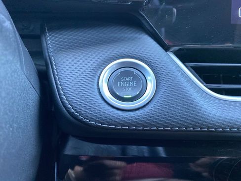 Used 2025 Chevrolet Equinox LT image 17