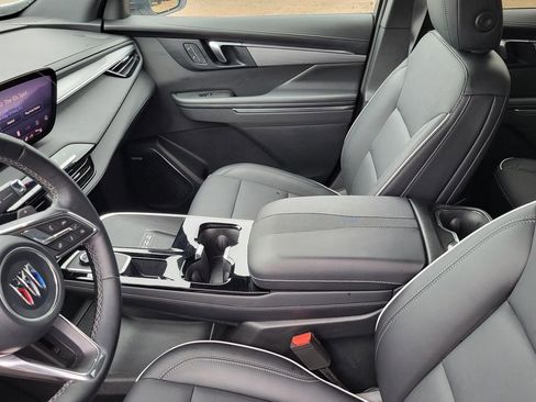 Certified 2025 Buick Enclave Preferred FWD image 30