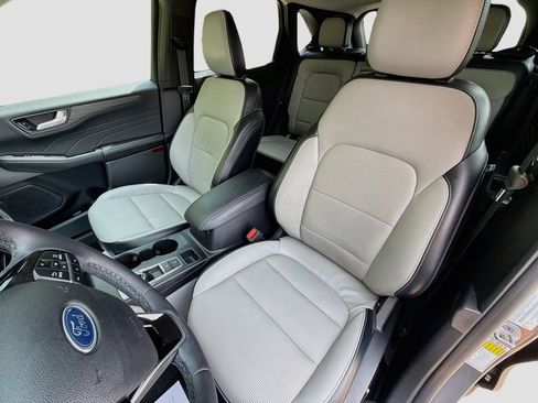 Used 2023 Ford Escape Platinum AWD/4WD image 23
