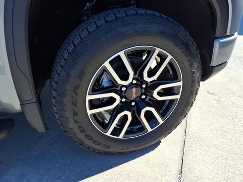 New 2026 GMC Sierra 1500 AT4 AWD/4WD image 9