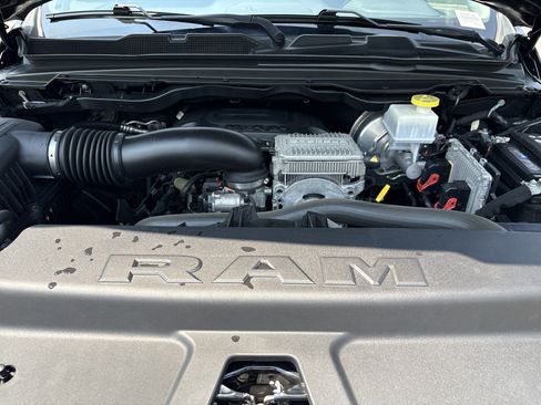 Used 2022 RAM 1500 Laramie AWD/4WD image 35
