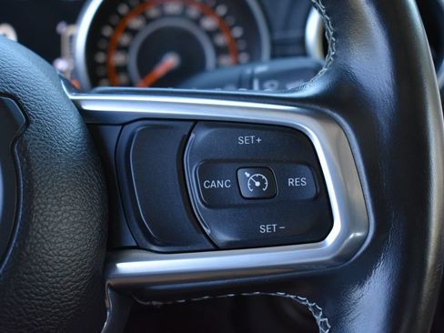 Used 2021 Jeep Gladiator Overland w/ Popular Equipment Package AWD/4WD image 18