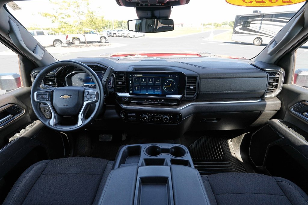 Used 2025 Chevrolet Silverado 2500 LT w/ Convenience Package AWD/4WD image 28